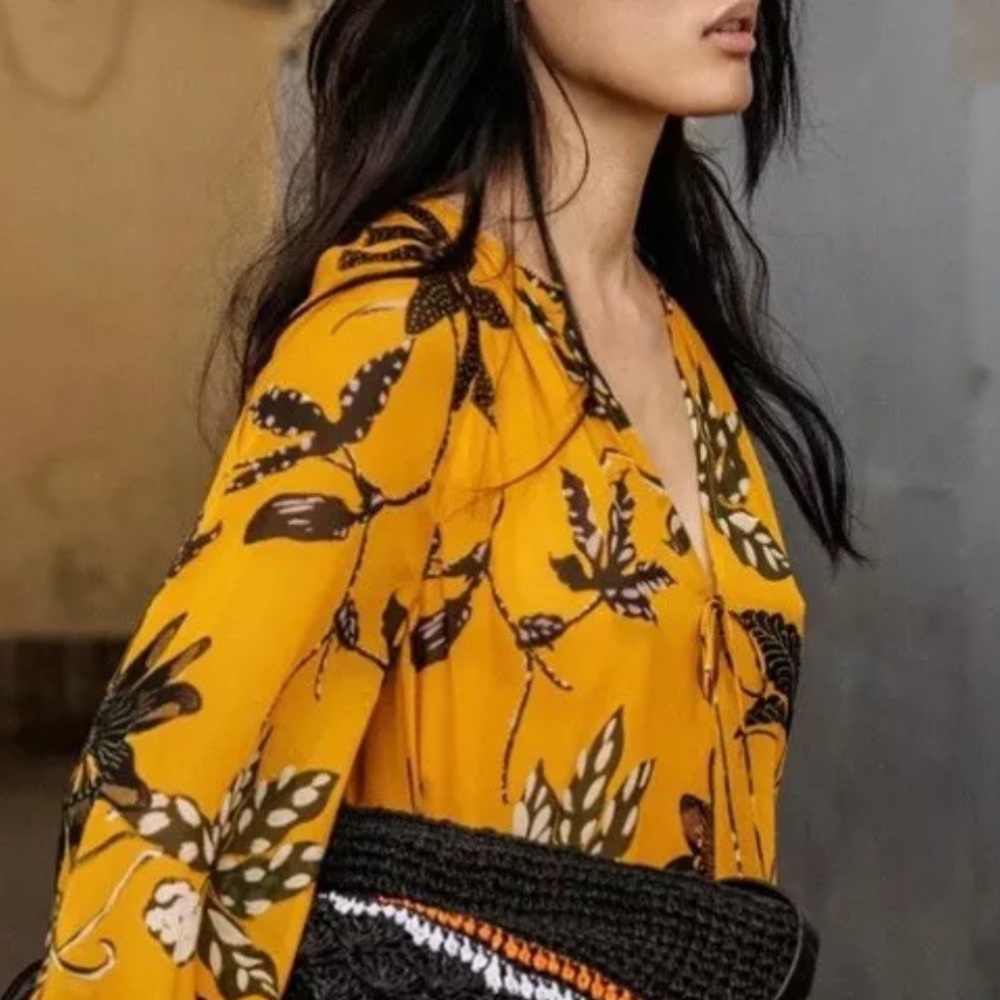 Dorothee Schumacher Gold and Black Blouse Size 2 Small